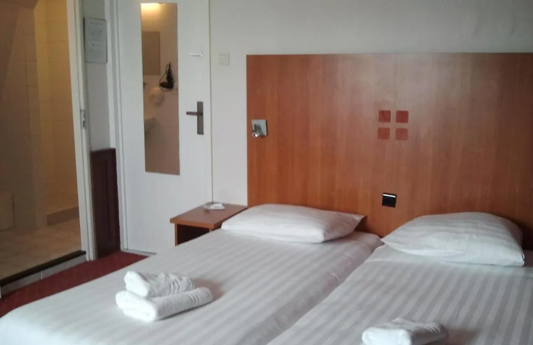Hotel 74-1